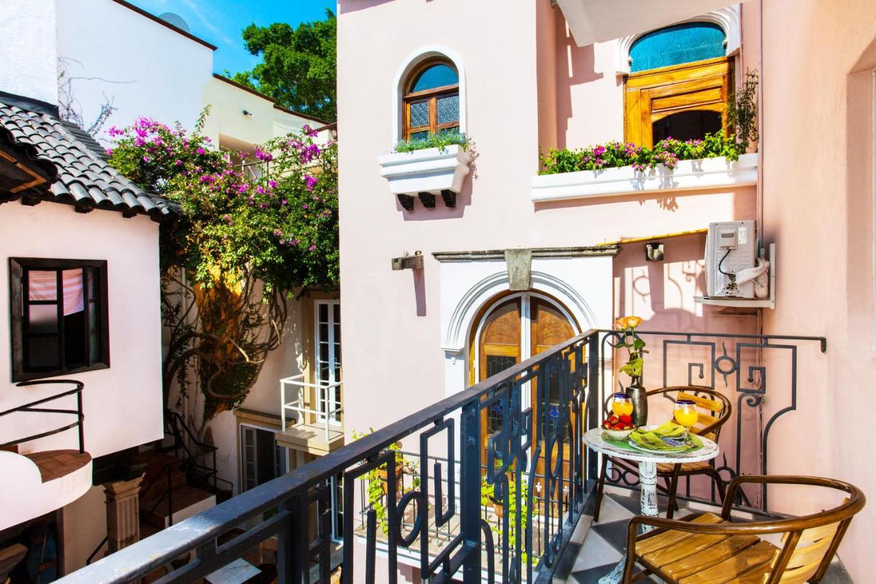Garlands Del Rio Riverside Boutique Hotel Пуерто Валярта Стая снимка