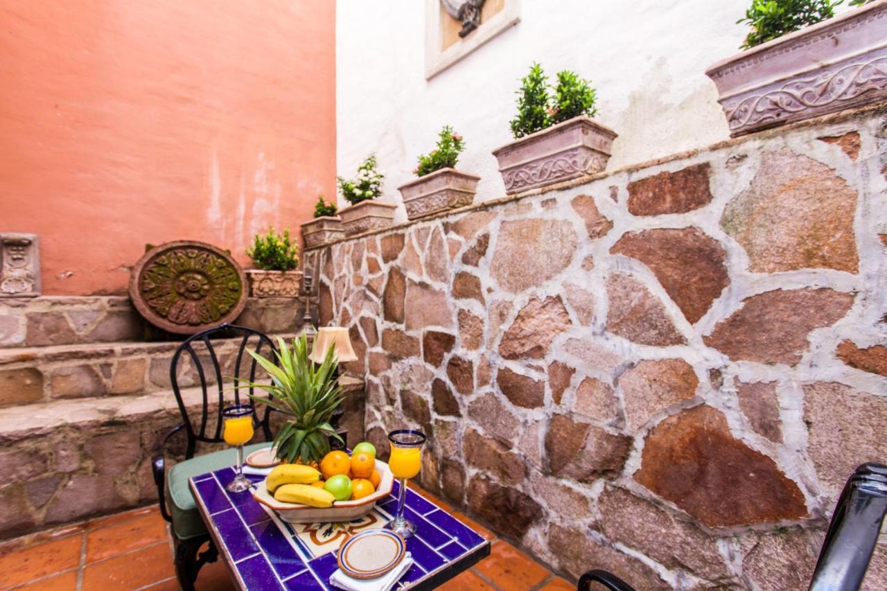 Garlands Del Rio Riverside Boutique Hotel Пуерто Валярта Стая снимка