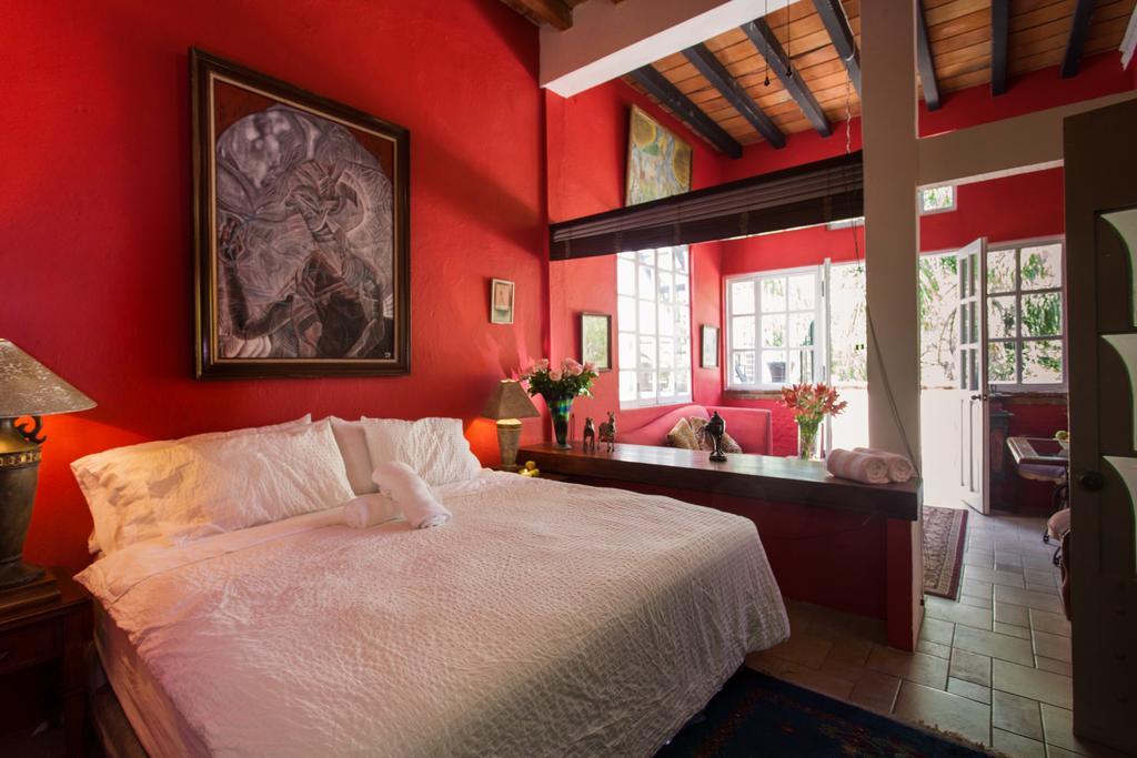 Garlands Del Rio Riverside Boutique Hotel Пуерто Валярта Стая снимка