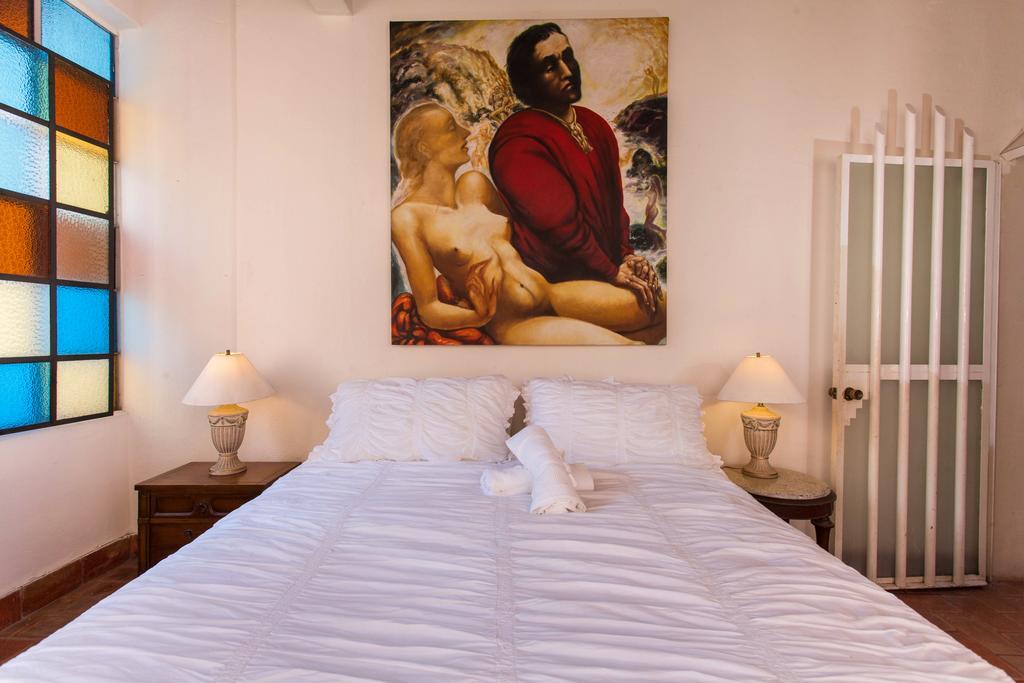 Garlands Del Rio Riverside Boutique Hotel Пуерто Валярта Стая снимка